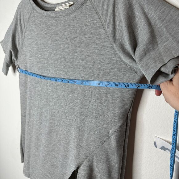 Sinuous Casual Gray Asymmetrical Hem Short Sleeve Relaxed Tee Round Neck Medium - Picture 8 of 10